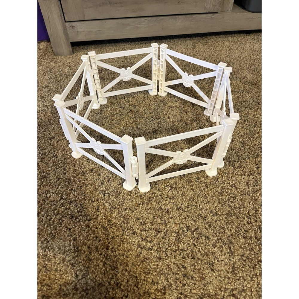 Barbie‎ Hugs N Horses Lot 0f 6 White Replacement Fence Corral Pieces Parts